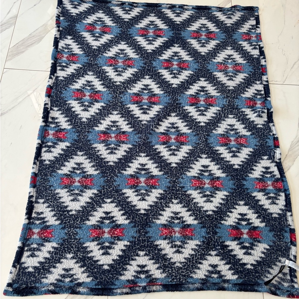 American Eagle Outfitters Navy, White & Red Patterned Throw - Picture 12 of 14